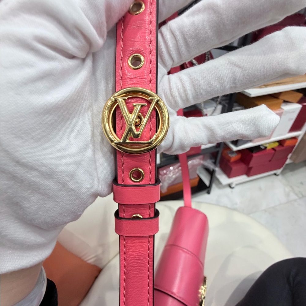 AUTHENTIC LOUISVUITON PONT 9 retail $4200 sale $1250 - Picture 12 of 16